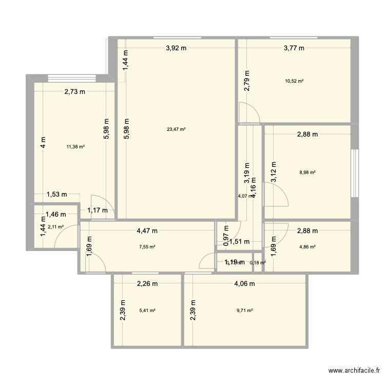 6/6 Chantegrillet Grillon. Plan de 12 pièces et 89 m2