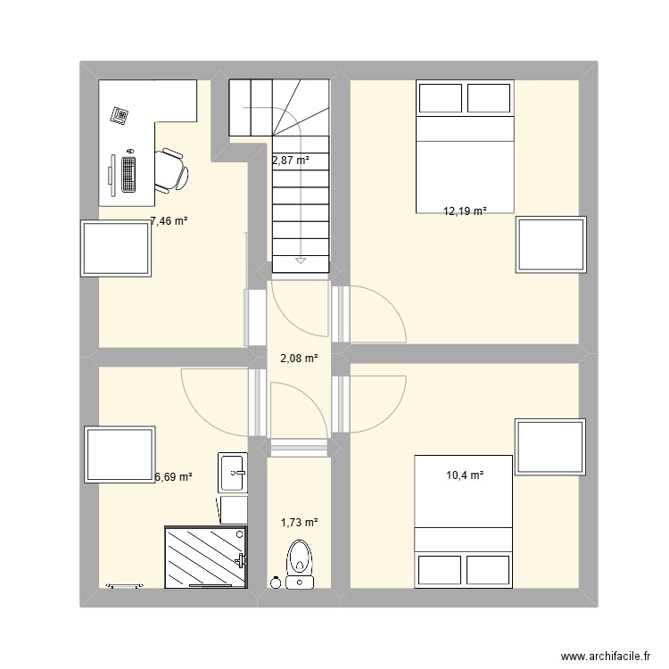 comble. Plan de 7 pièces et 43 m2