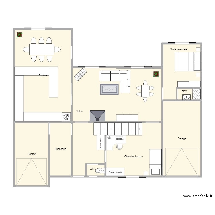 lisses. Plan de 9 pièces et 120 m2