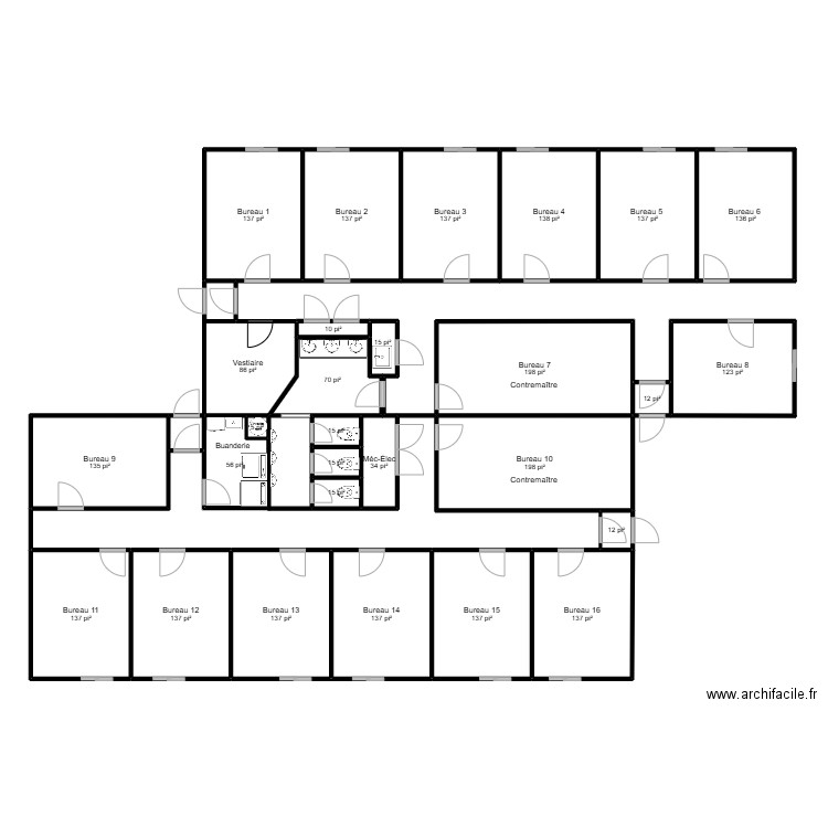 Bureau 16. Plan de 28 pièces et 245 m2