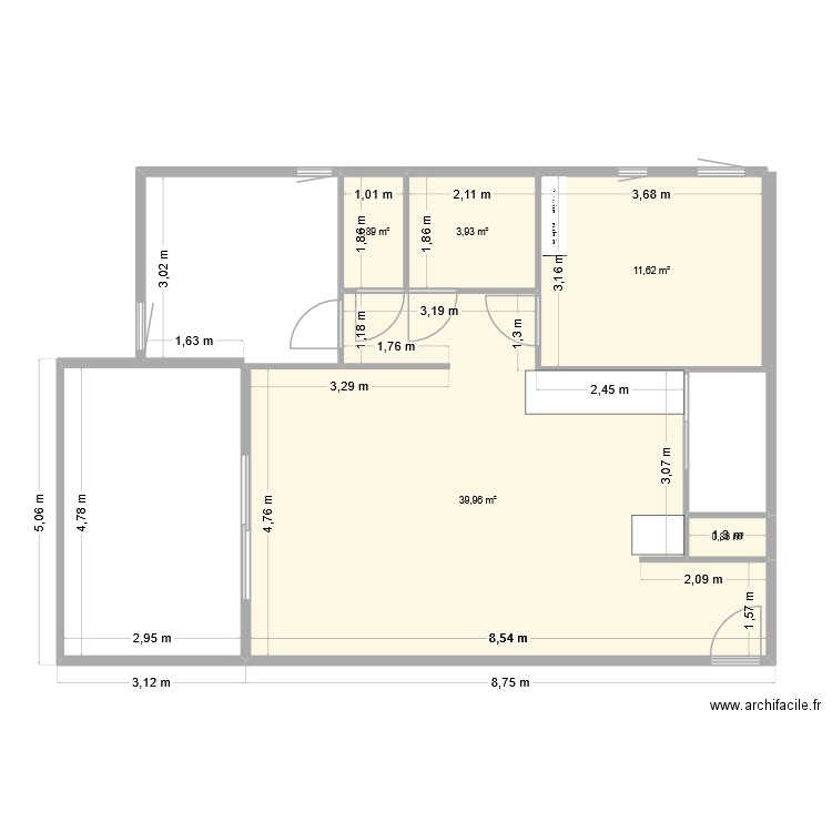 Appartement T3. Plan de 5 pièces et 58 m2