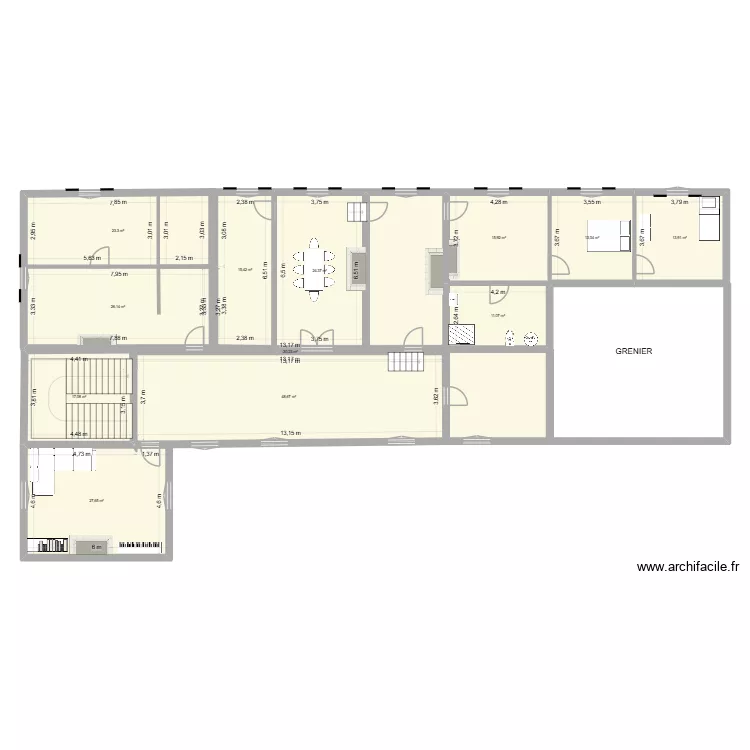Le palais. Plan de 12  et 237 m²