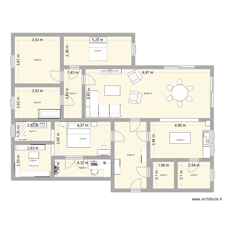 Premier shot. Plan de 13 pièces et 140 m2