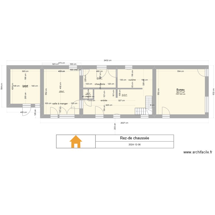 Rez-de-chaussée. Plan de 12 pièces et 675 m2
