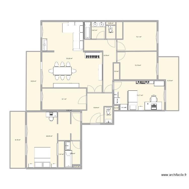 Appart avec meubles. Plan de 21 pièces et 151 m2