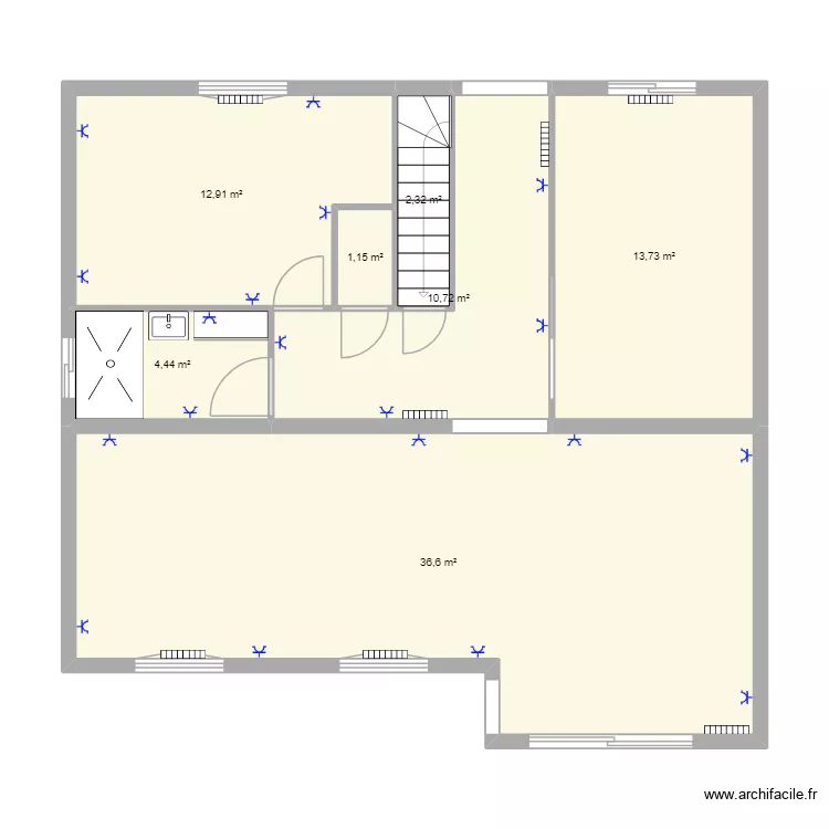 RDC aménagé. Plan de 7 et 82 m² RDC aménagé. Plan de 7 et 82 m²