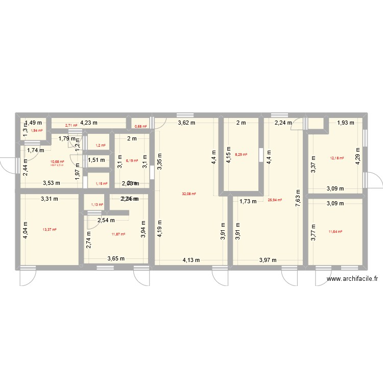 Anciens vestiaires. Plan de 15 pièces et 141 m2