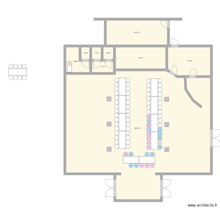 plan de table. Plan de 9 pièces et 270 m2
