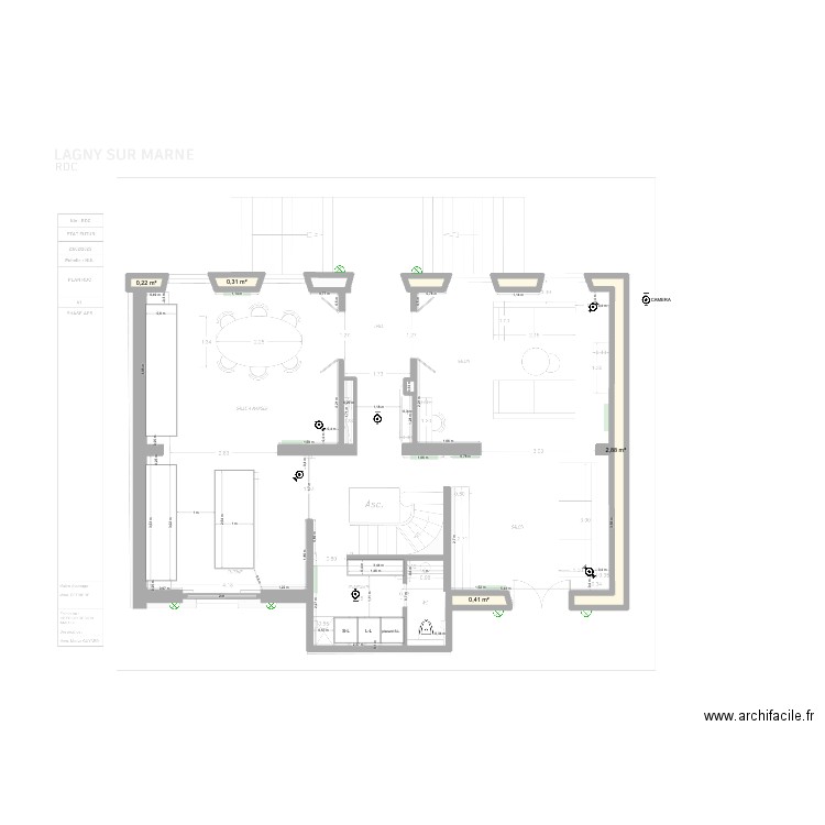 CAMERA / POINT EXTERIEUR RDC. Plan de 6 pièces et 4 m2