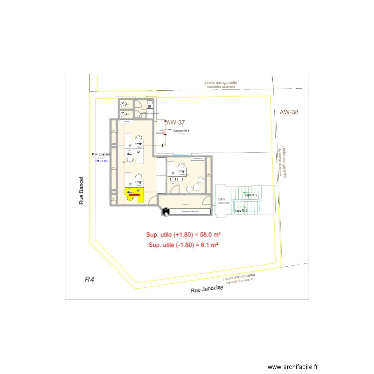 R+4 / RH / Travaux léger. Plan de 11 pièces et 31 m2