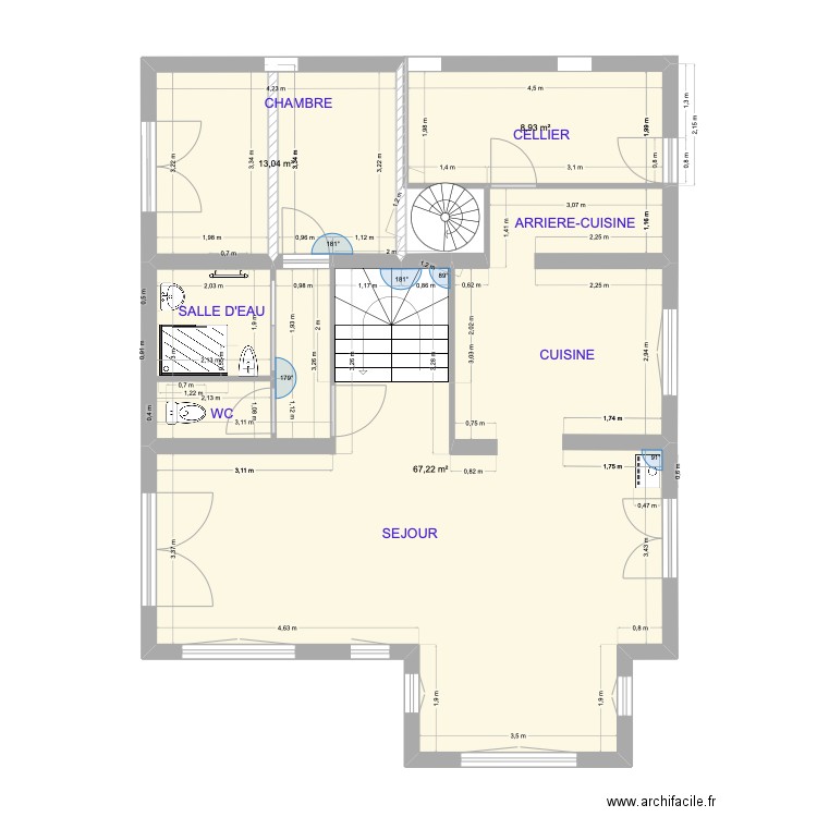 Rez de chaussée cinq. Plan de 3 pièces et 89 m2