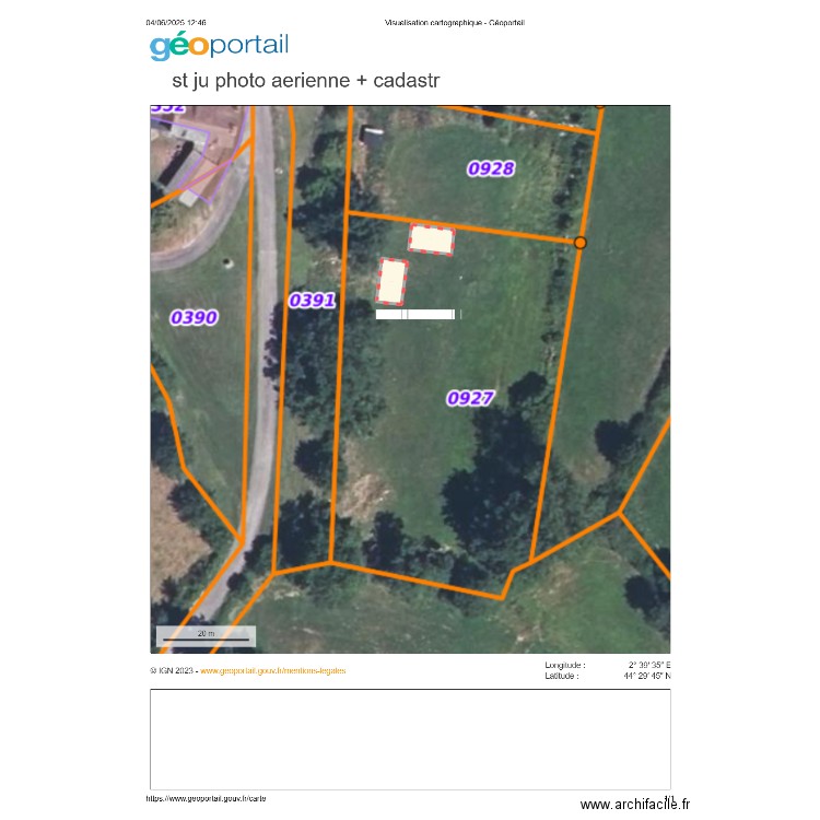 Maison en A plan de masse. Plan de 2 pièces et 157 m2