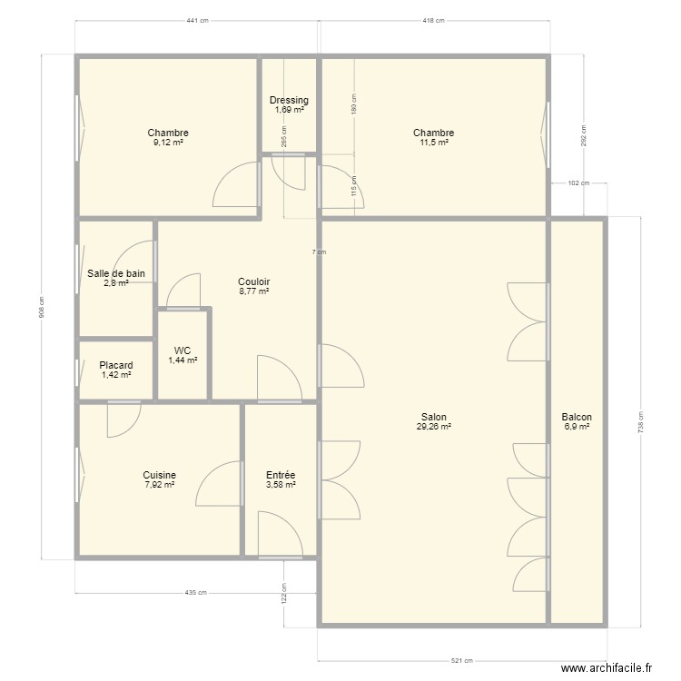 Jouenne. Plan de 11 pièces et 84 m2