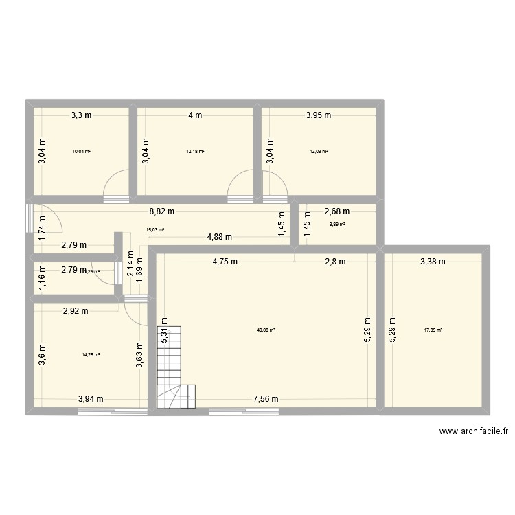 maison. Plan de 9 pièces et 129 m2