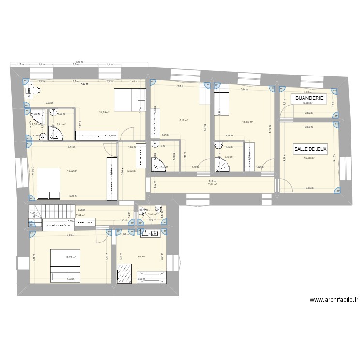 CHAMBRES FILLES. Plan de 15 pièces et 155 m2