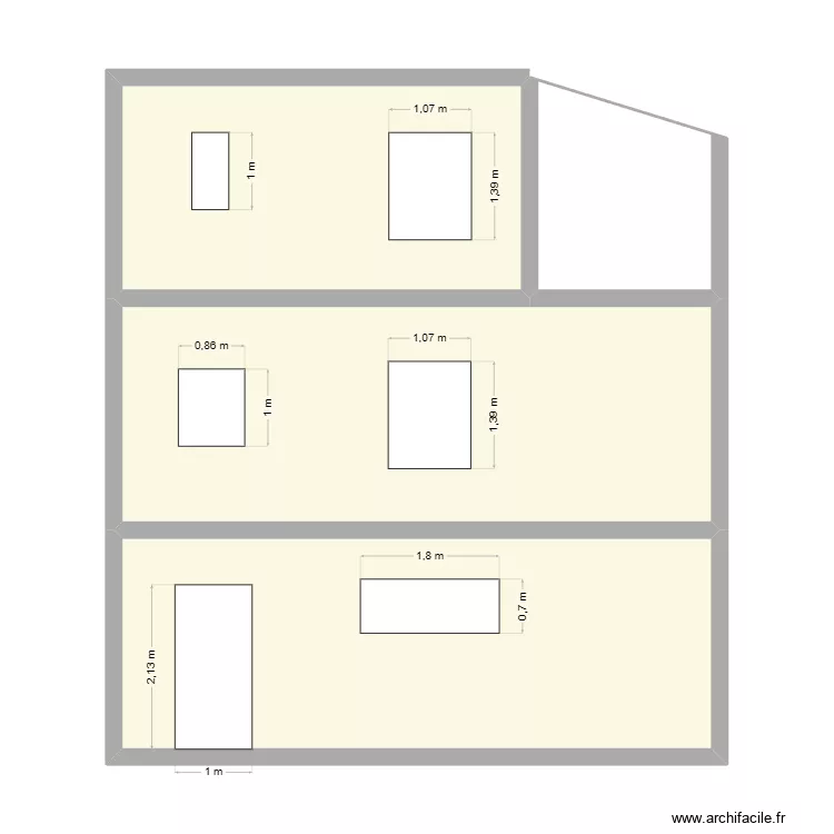 Fa&ccedil;ade porte et fen&ecirc;tre pos&eacute;s. Plan de 4  et 62 m²