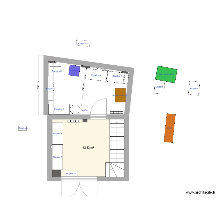 Cave. Plan de 2 pièces et 24 m2