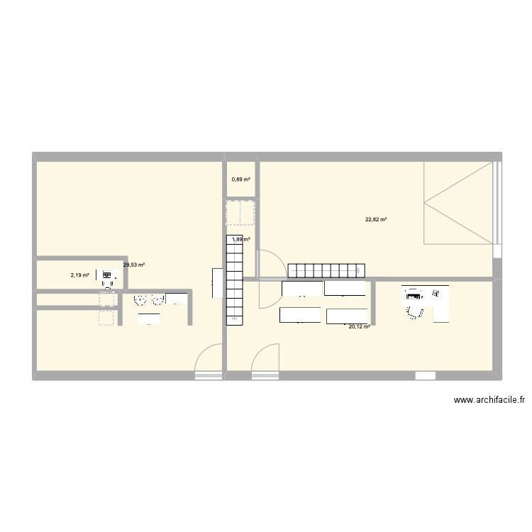 Gym RC. Plan de 6 pièces et 77 m2