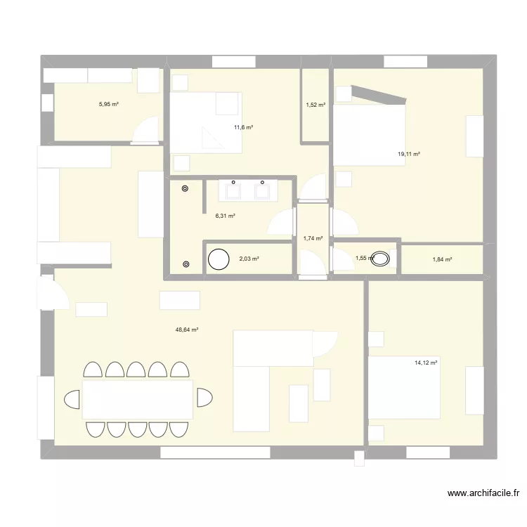 Maison. Plan de 11 pièces et 114 m²