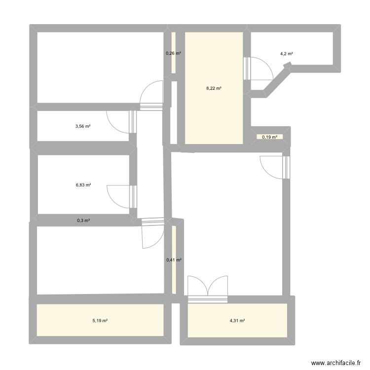 Appartement 11 novembre. Plan de 10 pièces et 33 m2
