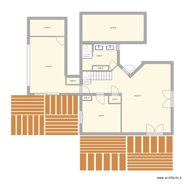 RDC. Plan de 10 pièces et 99 m2