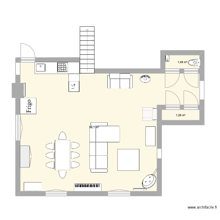 Cuisine mur escaliers. Plan de 3 pièces et 59 m2