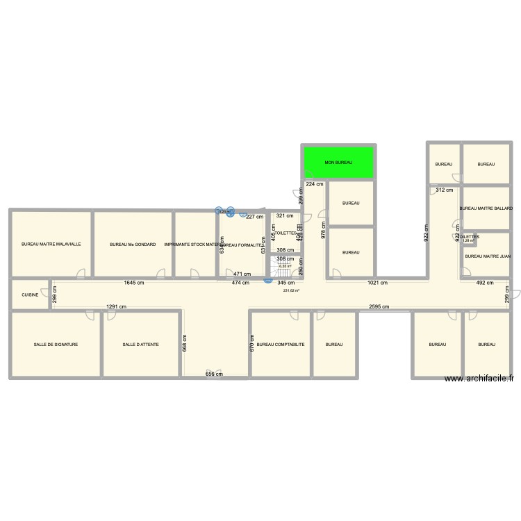 ETUDE. Plan de 23 pièces et 786 m2