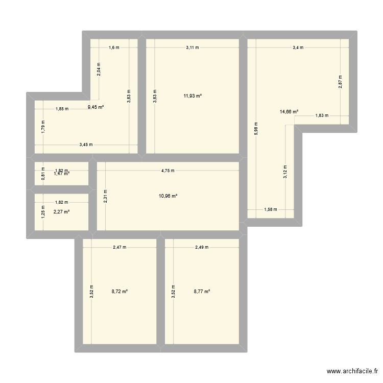 Appartement. Plan de 8 pièces et 68 m2