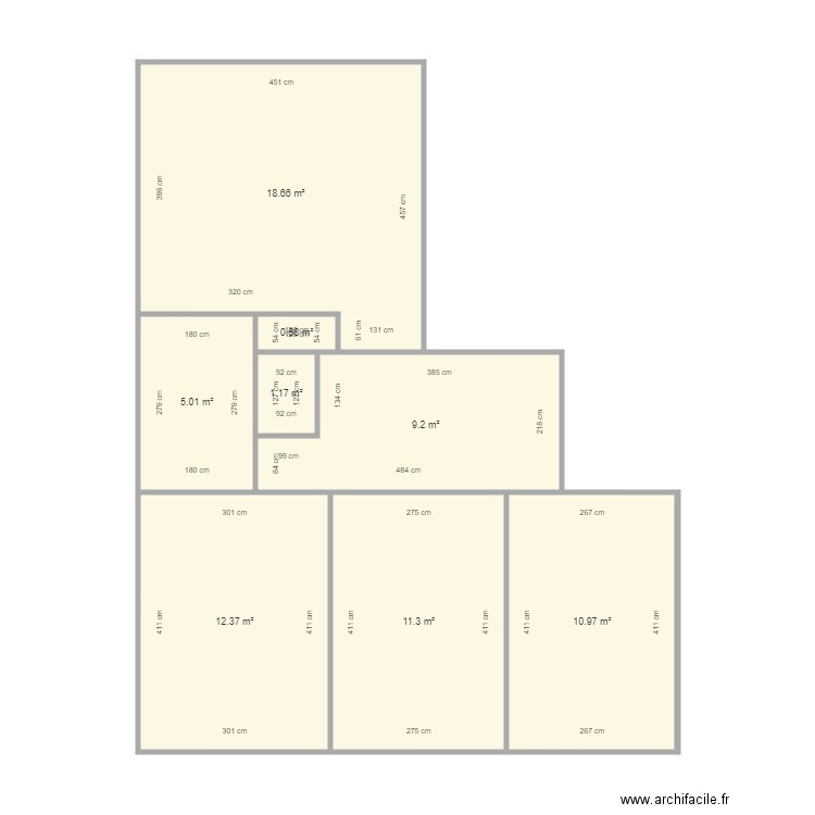 GODARD. Plan de 8 pièces et 69 m2