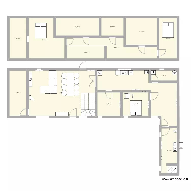 Maison1. Plan de 15 pièces et 212 m²