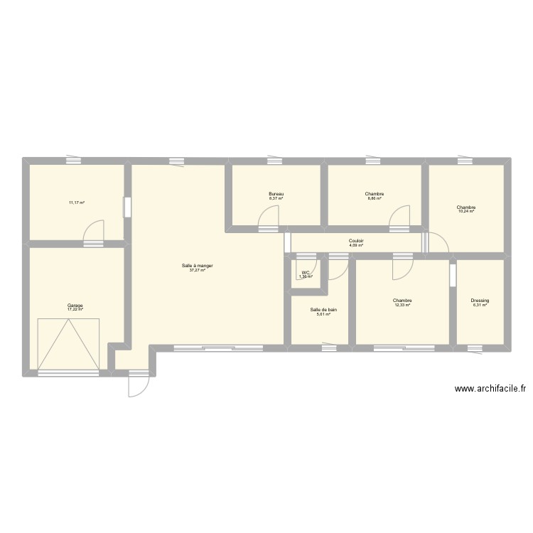 Maison. Plan de 11 pièces et 123 m2
