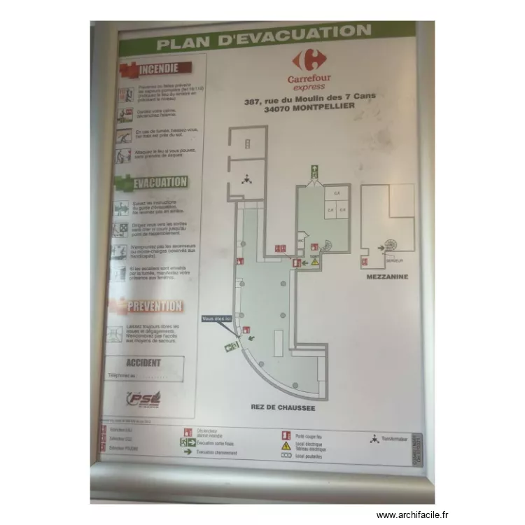 Plan de masse Carrefour Express. Plan de 