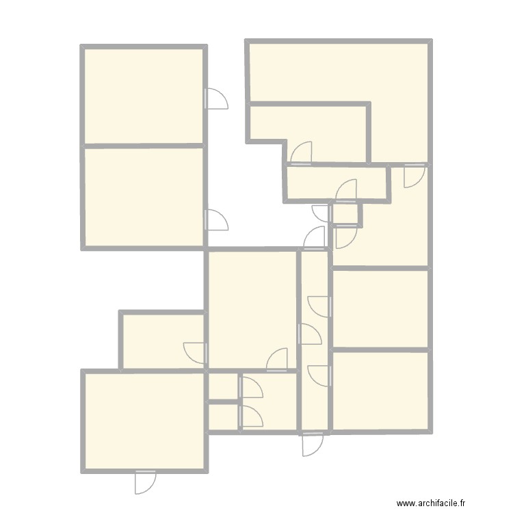 Oral. Plan de 11 pièces et 54 m2
