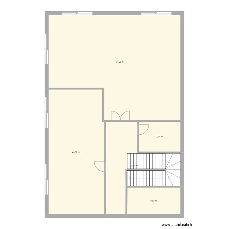 MONOPANEL. Plan de 5 pièces et 151 m2