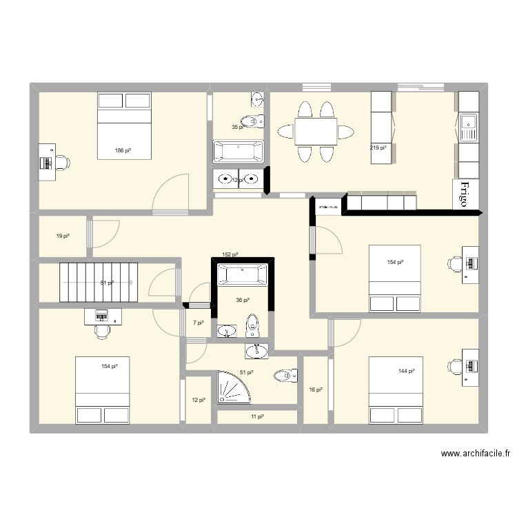 V CSC Étudiants all in. Plan de 16 pièces et 117 m2