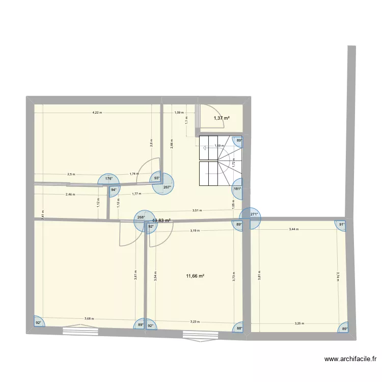 1er étage La Tour d'Aigues. Plan de 3 et 63 m² 1er étage La Tour d'Aigues. Plan de 3 et 63 m²