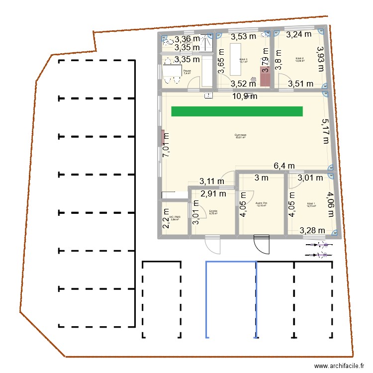 Cabinet avec Intérieur. Plan de 9 pièces et 138 m2