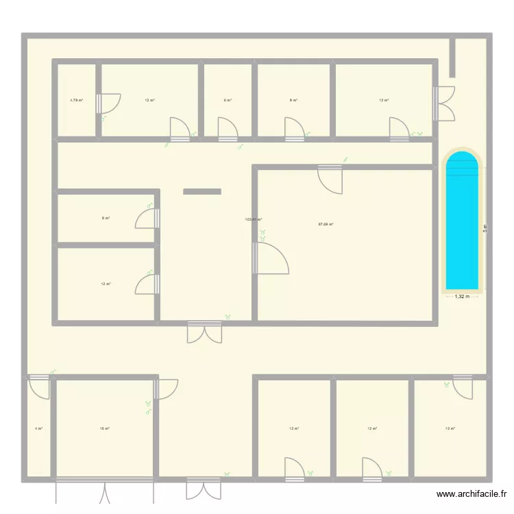 red choser. Plan de 14  et 484 m²