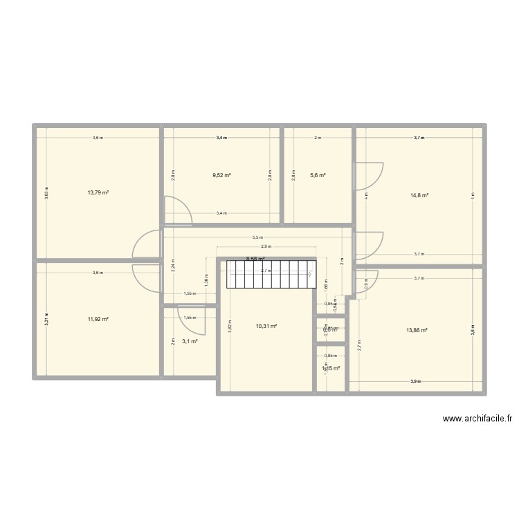 Etage. Plan de 11 pièces et 93 m2