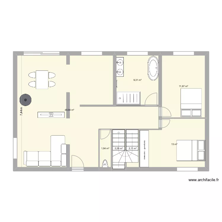 til. Plan de 7 pièces et 90 m²