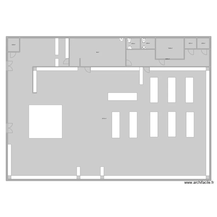 magasin EasyCash. Plan de 9  et 603 m²