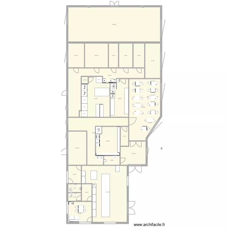 saintonge. Plan de 24 pièces et 442 m²