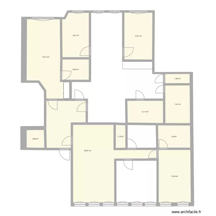 Bizot 3&egrave;me 2. Plan de 12 pièces et 120 m²