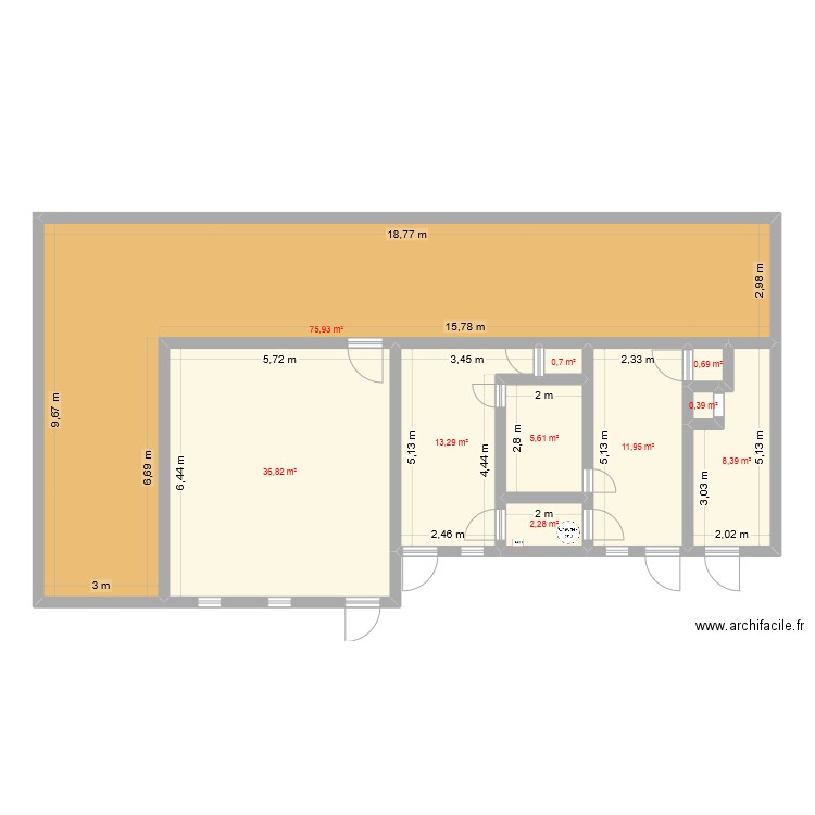 Club house. Plan de 10 pièces et 156 m2