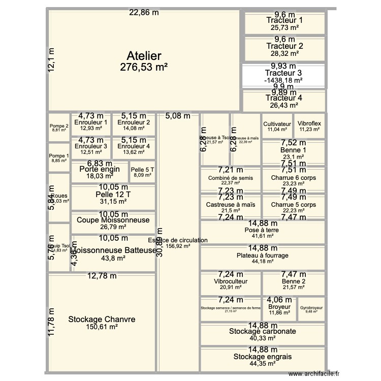 Hangar. Plan de 38 pièces et 1357 m2