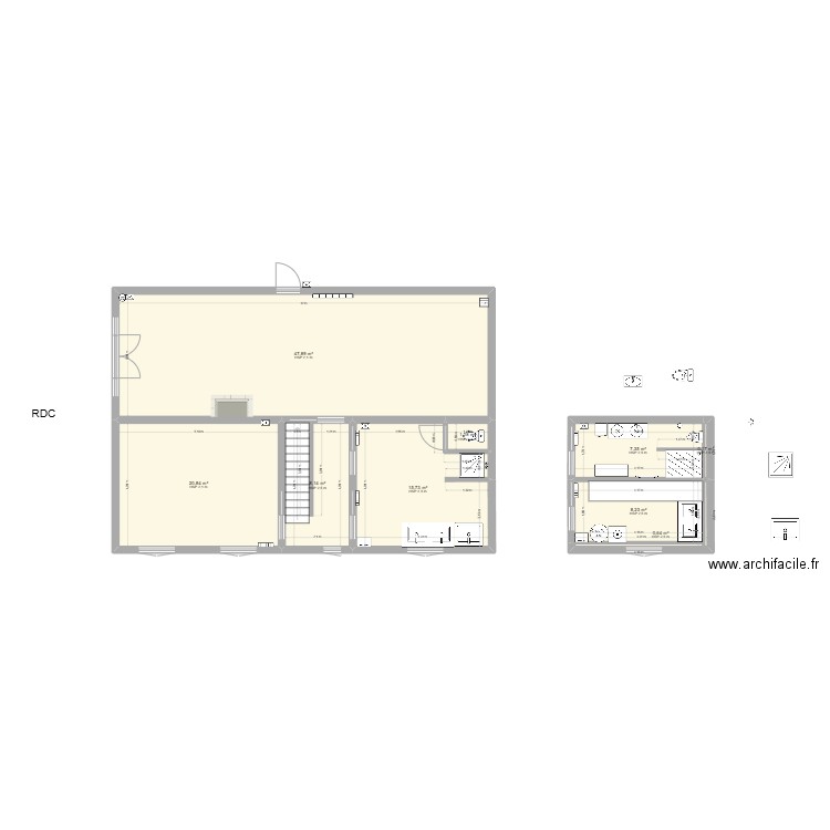RDC. Plan de 9 pièces et 110 m2
