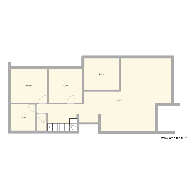 RDC. Plan de 6 pièces et 112 m2