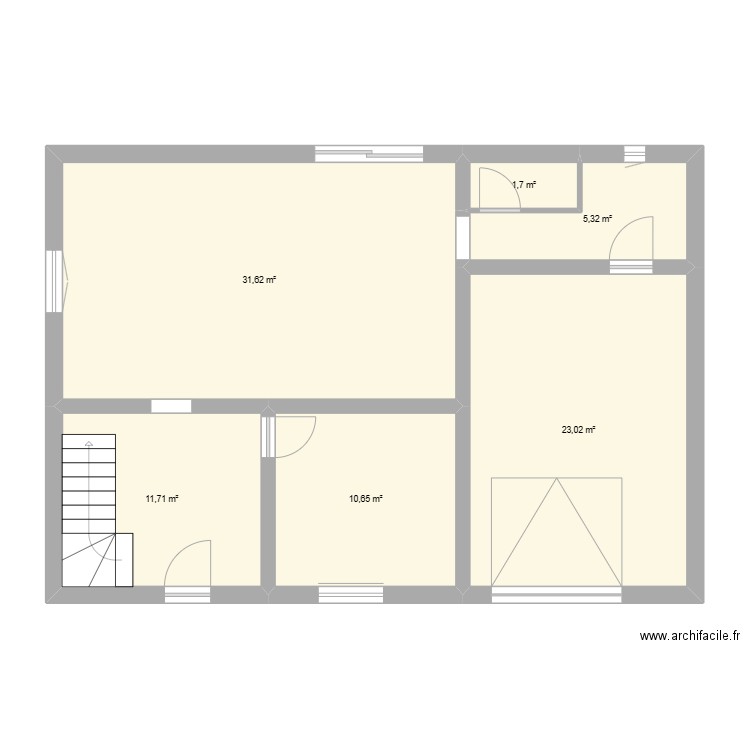 RDC actuel. Plan de 6 pièces et 84 m2