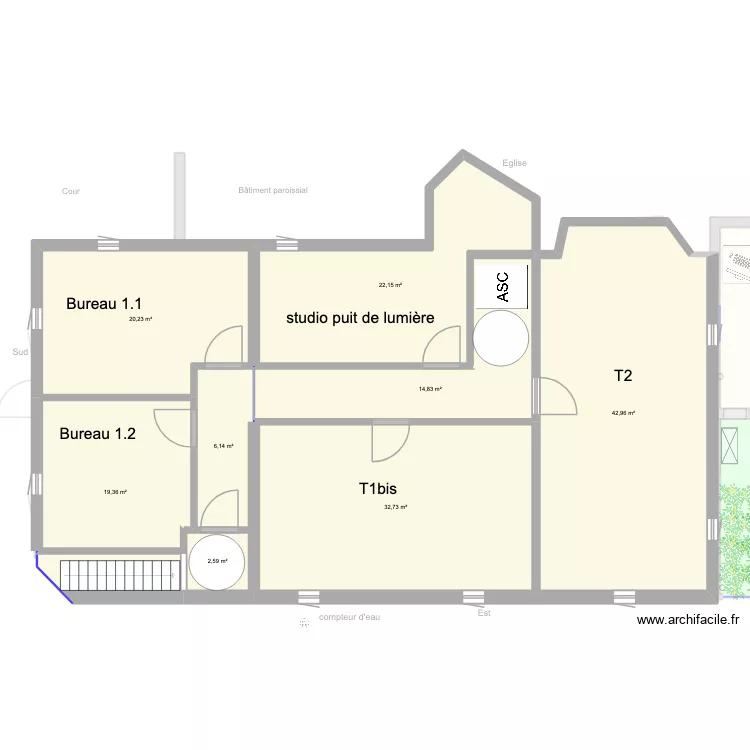 si 2 bureaux devant. Plan de 24  et 368 m²