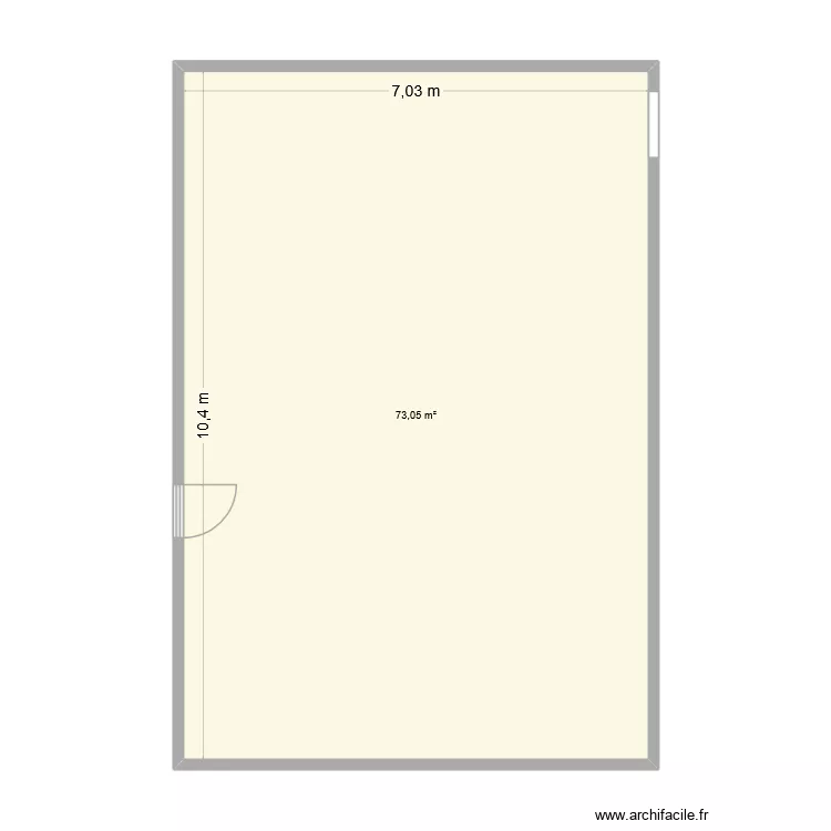 salle b101. Plan de 1  et 73 m²